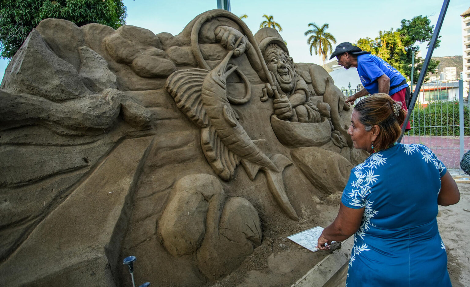 Acapulco revive su magia con imponentes esculturas de arena internacionales
