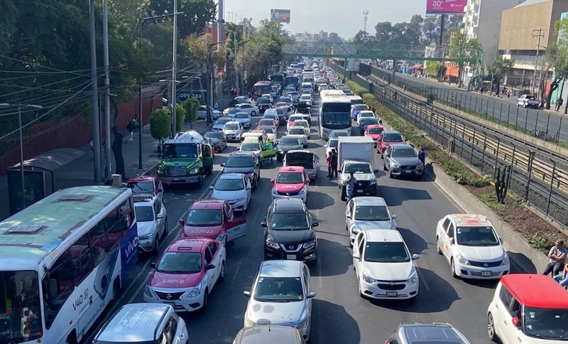 Caos vial en la CDMX: marchas, bloqueos y tráfico intenso este jueves