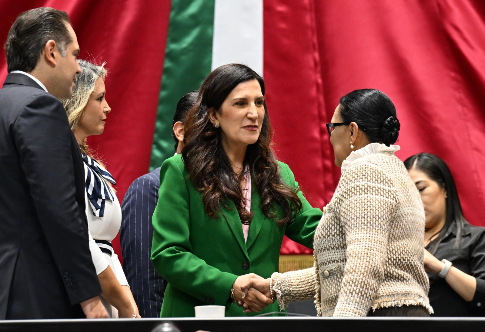 Kenia López llama a diálogo respetuoso en comparecencia de Segob