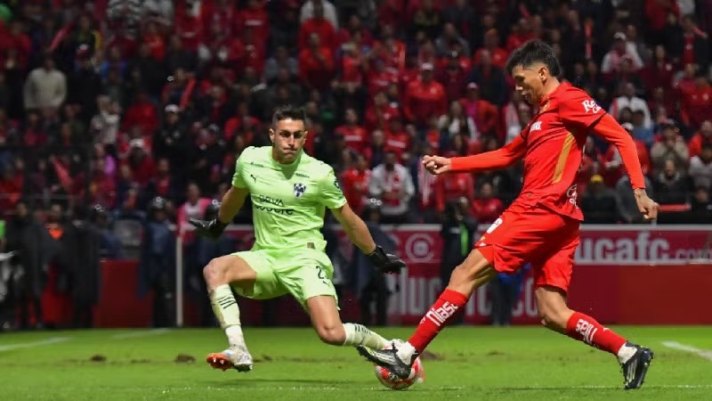 Toluca arrasa a Rayados en el partido del torneo