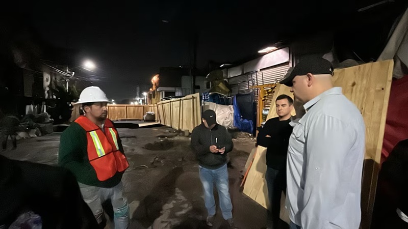 Socavón en Iztapalapa se agranda tras lluvias