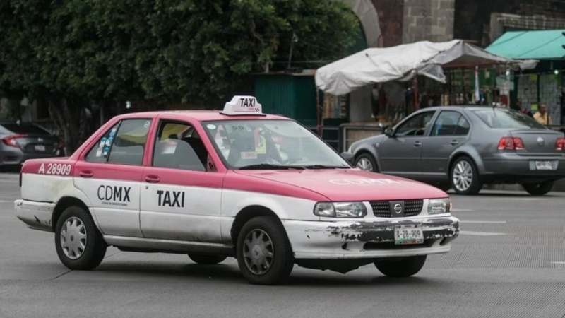 CDMX lanza programa de hasta 200 mil pesos para renovar taxis viejos