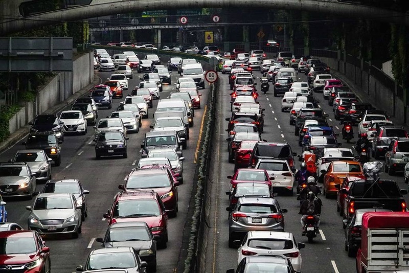 Caos Vial en la CDMX: Marchas y Bloqueos Paralizan Calles en Jornada Intensa