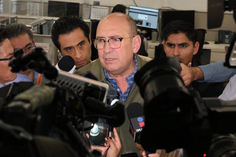 Moreira acusa que Morena busca colgarse de Sheinbaum con la revocación