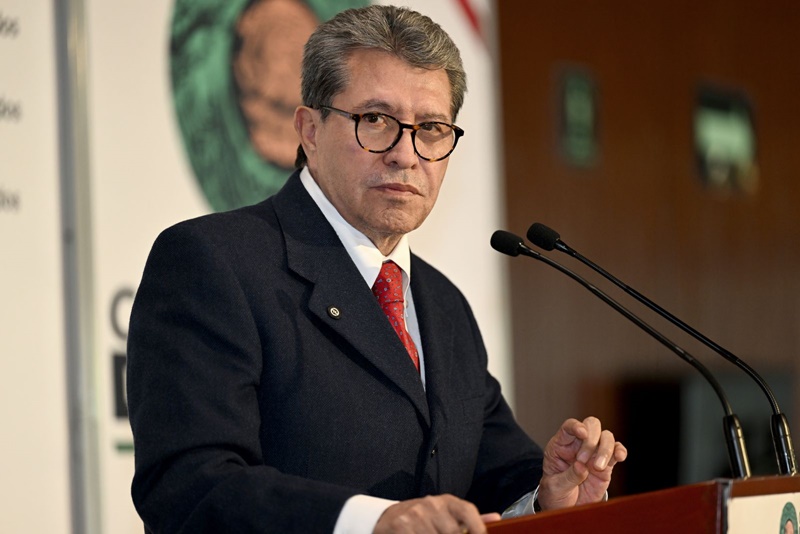 Monreal asegura que revocación y eliminación de fuero siguen procesos legales