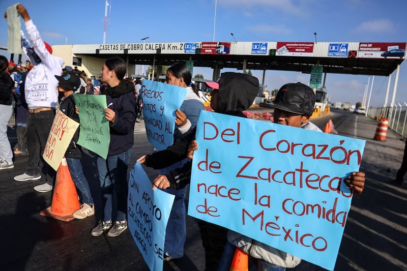 Gobierno busca frenar paro nacional entre tensión con transportistas y agricultores