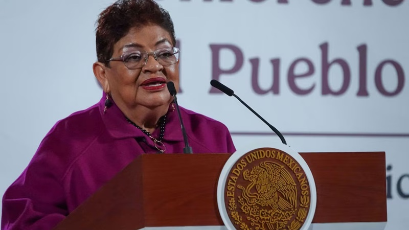 Ernestina Godoy asume la FGR en medio de tensión y relevo urgente