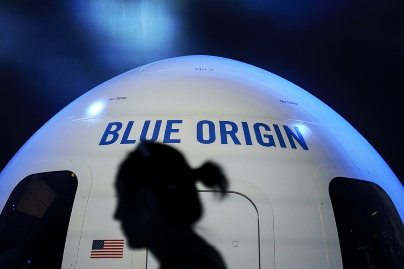 Blue Origin logra histórico aterrizaje y se acerca a SpaceX