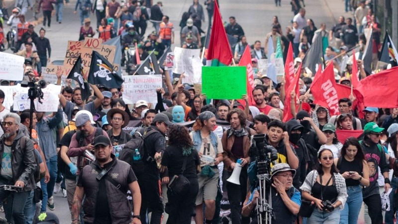 Caos sobre ruedas: la ‘Generación Z’ se toma la CDMX y paraliza el tráfico