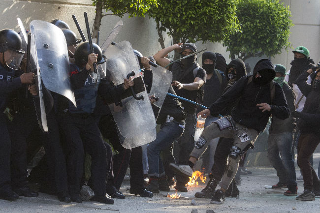 Más de 932 mil pesos para reparar daños a negocios tras la marcha del 2 de octubre en la CDMX