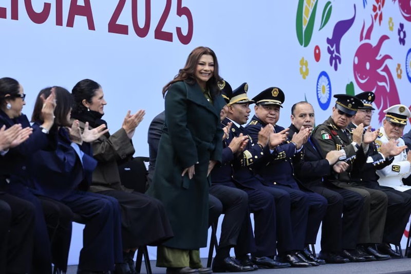 Brugada presume avances en seguridad y respalda a la policía capitalina
