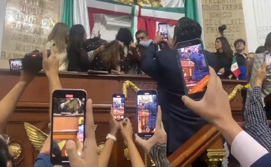 Del debate al escándalo: pelea en el Congreso CDMX detiene sesión constitucional