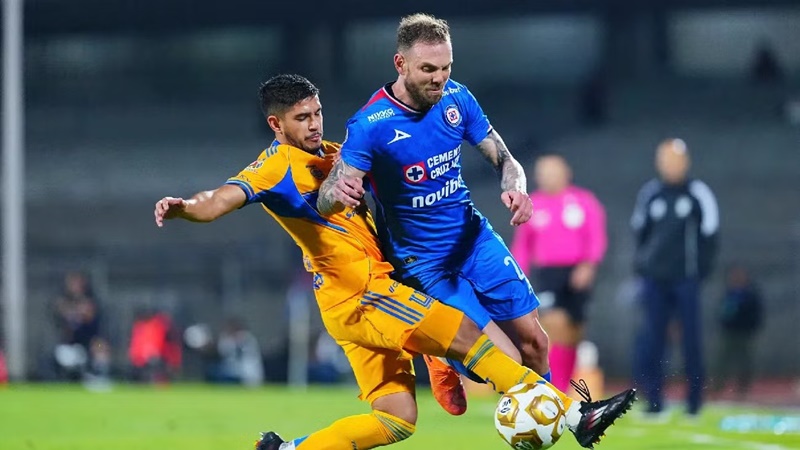 Cruz Azul y Tigres dejan todo vivo para la vuelta en el volcán