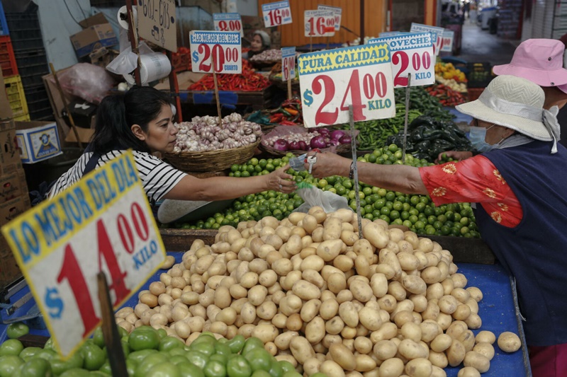 Inflación baja a 3.72% en diciembre y da respiro a hogares