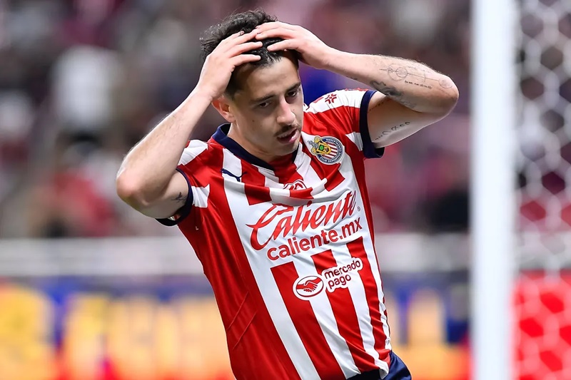 Alan Mozo deja Chivas y jugará el Clausura 2026 con Pachuca