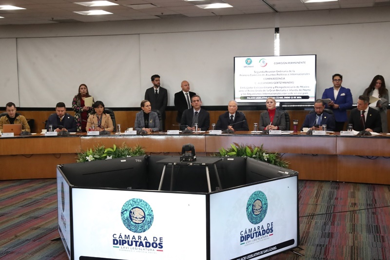 Alejandro Gertz Manero va al Reino Unido con aval del Congreso