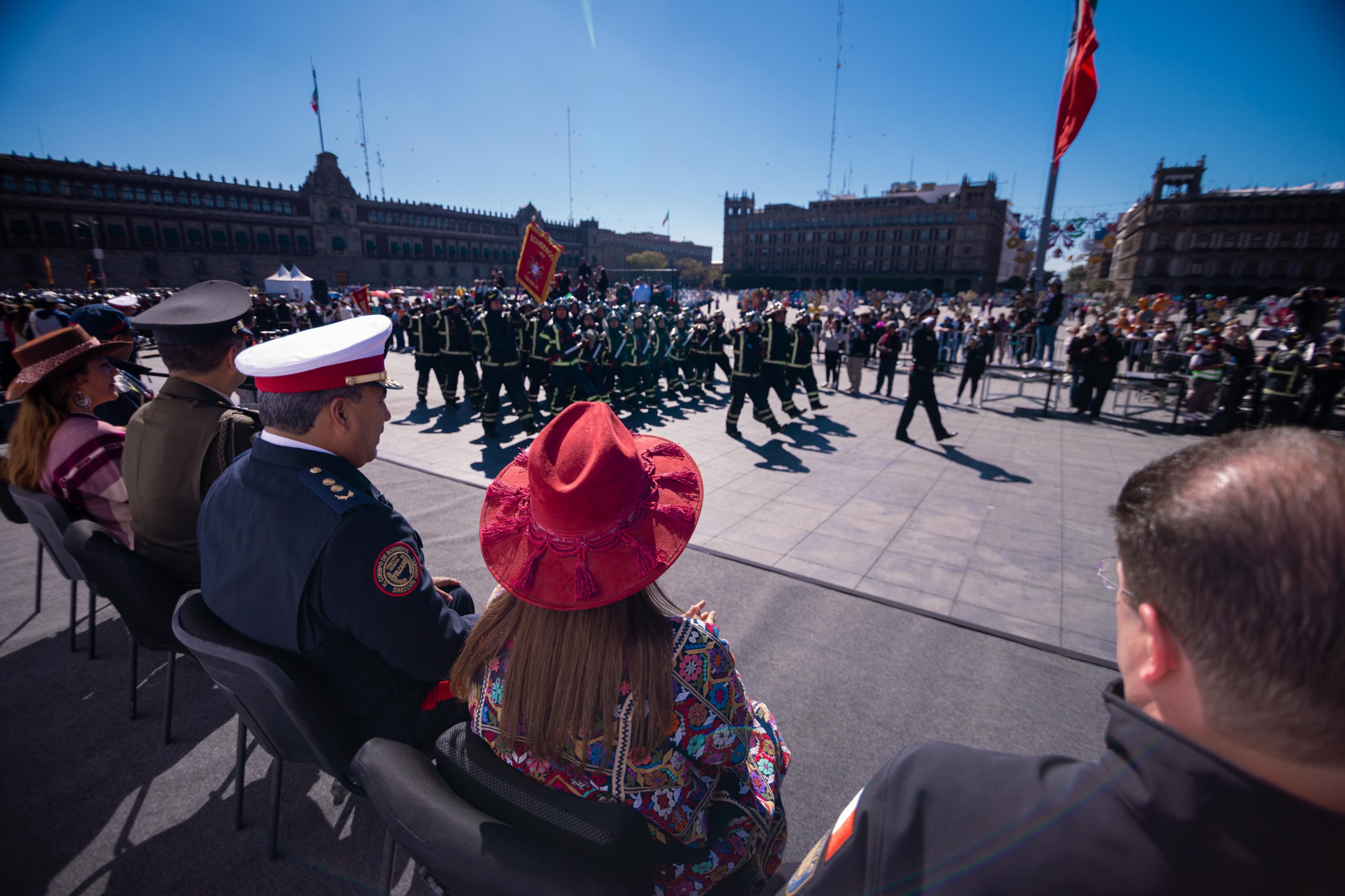 Bomberas y bomberos, orgullo de la CDMX: Clara Brugada celebra 170 años de vocación y sacrificio