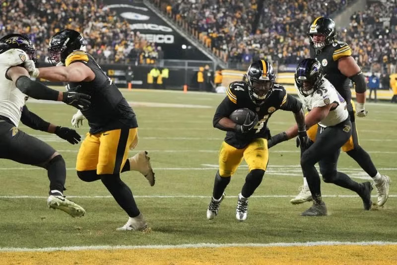 Steelers sobreviven a Ravens y sellan su pase a la postemporada