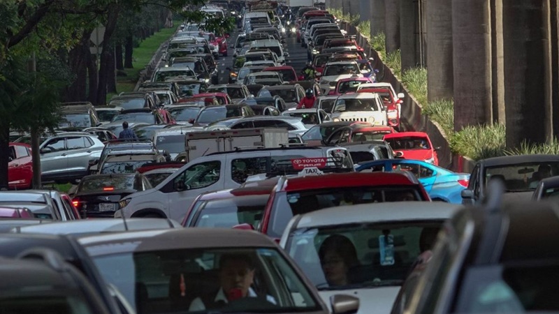 CDMX hoy: tráfico pesado y marchas complican los traslados