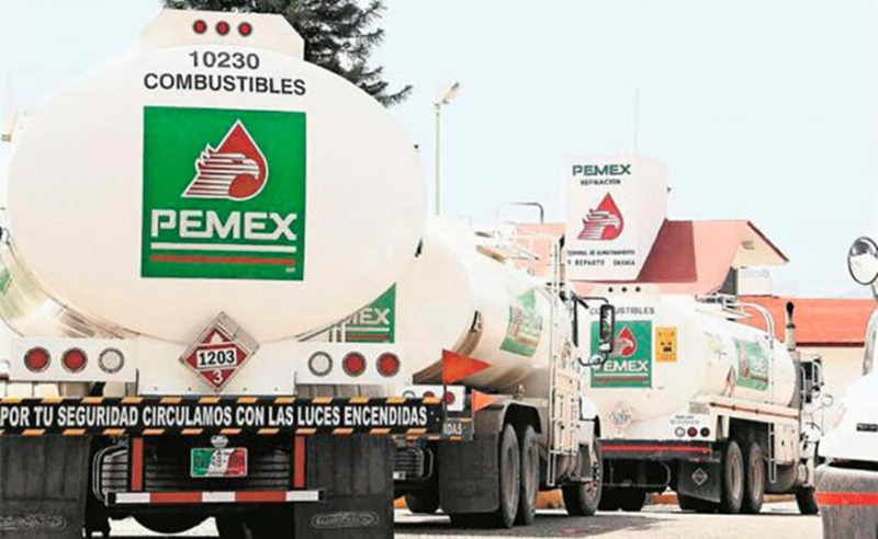 Pemex garantiza abasto tras violencia por muerte del Mencho